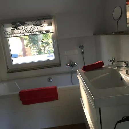 Haeuschen Direkt Am See Mit Sauna * Bestensee